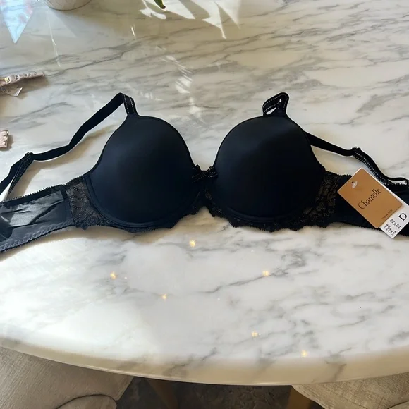 Chantelle bra